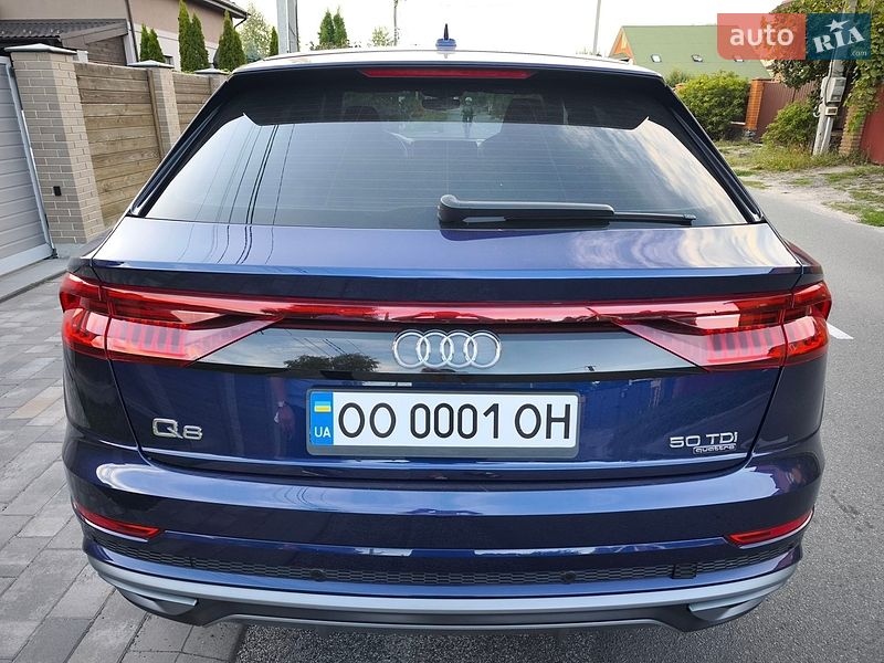 Внедорожник / Кроссовер Audi Q8 2019 в Киеве