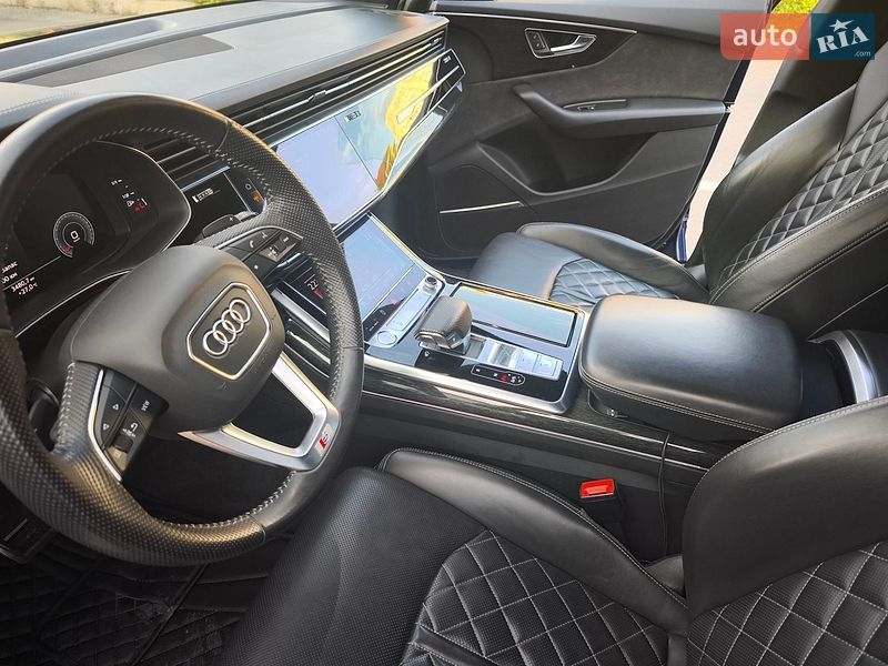 Внедорожник / Кроссовер Audi Q8 2019 в Киеве
