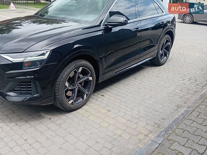 Позашляховик / Кросовер Audi Q8 2019 в Івано-Франківську