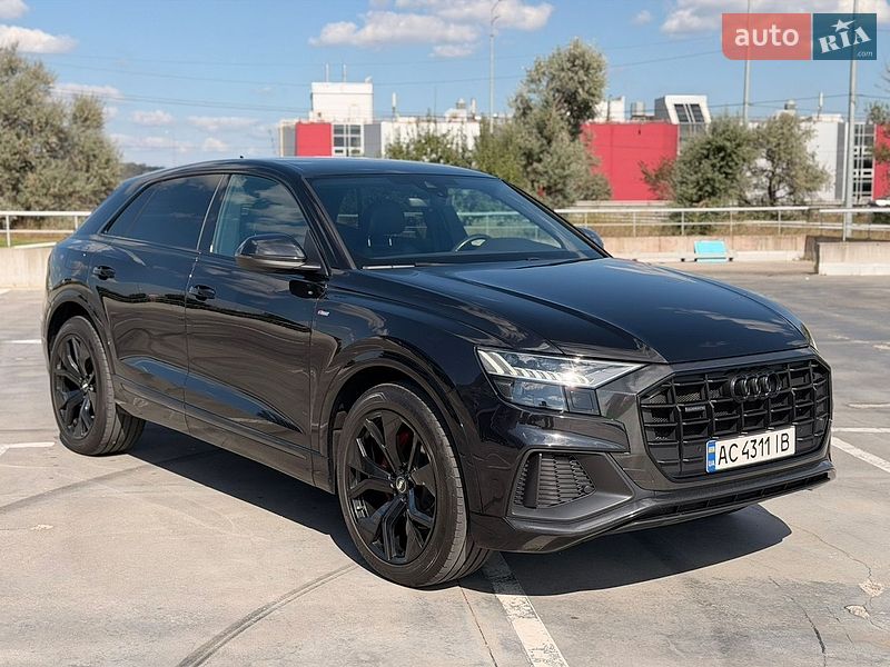 Внедорожник / Кроссовер Audi Q8 2020 в Киеве