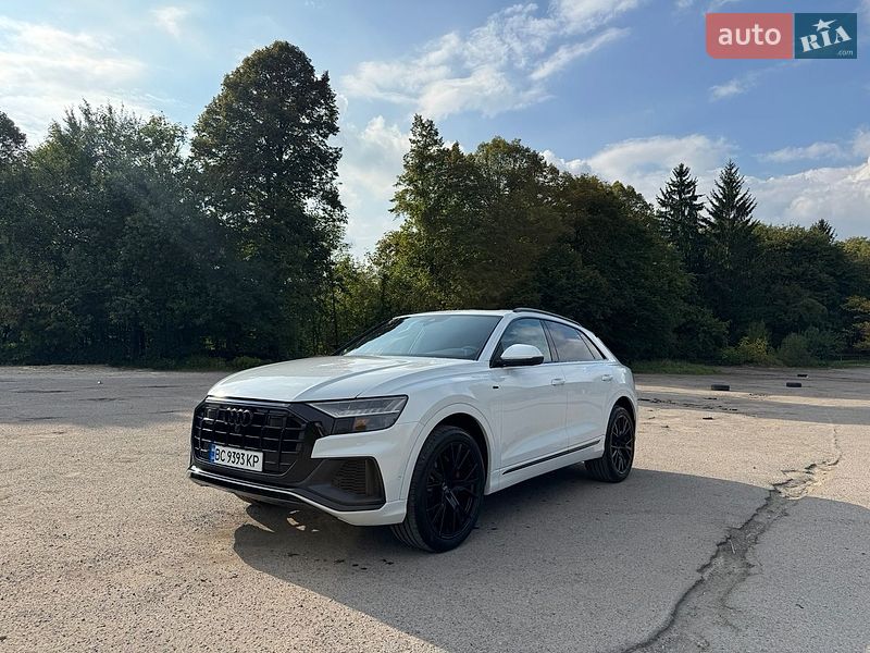 Позашляховик / Кросовер Audi Q8 2020 в Львові