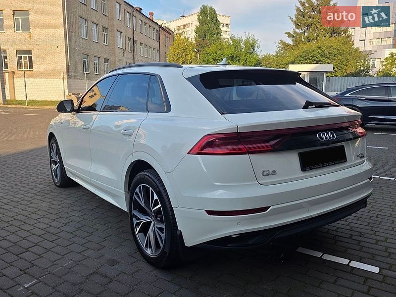 Внедорожник / Кроссовер Audi Q8 2021 в Киеве