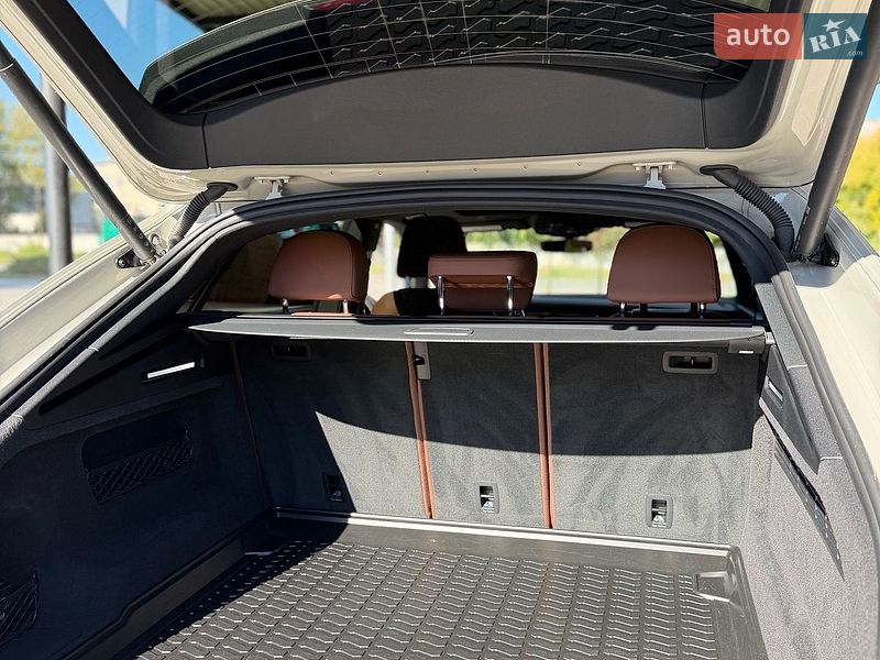 Внедорожник / Кроссовер Audi Q8 2020 в Гусятине