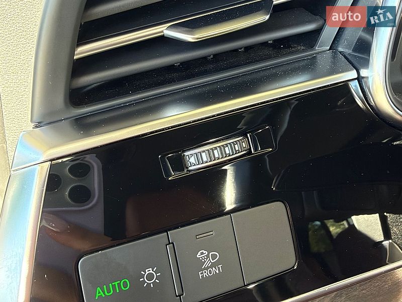Внедорожник / Кроссовер Audi Q8 2020 в Гусятине
