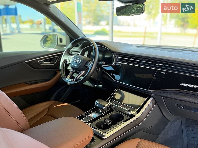 Внедорожник / Кроссовер Audi Q8 2020 в Гусятине
