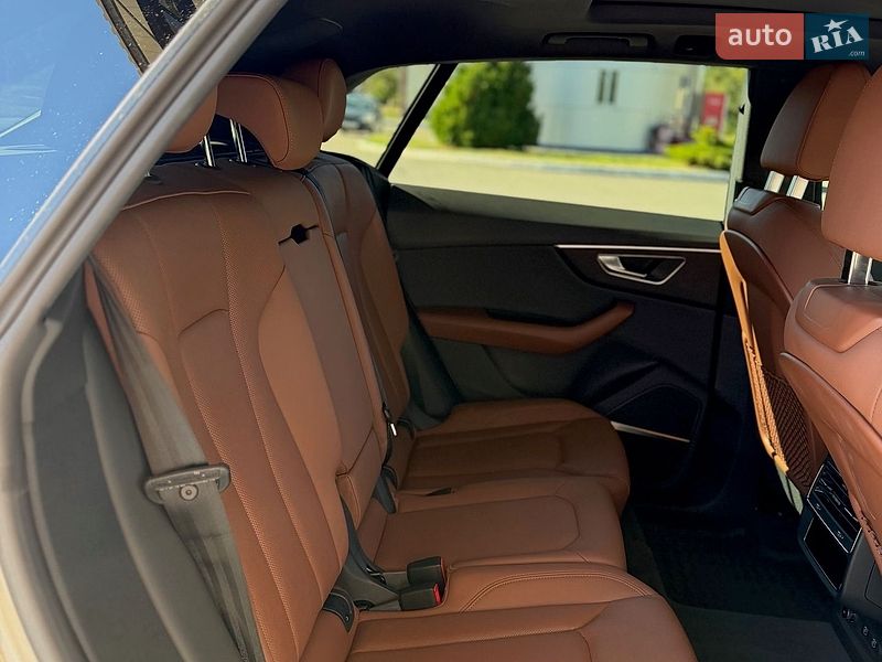 Внедорожник / Кроссовер Audi Q8 2020 в Гусятине