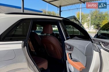 Внедорожник / Кроссовер Audi Q8 2020 в Гусятине
