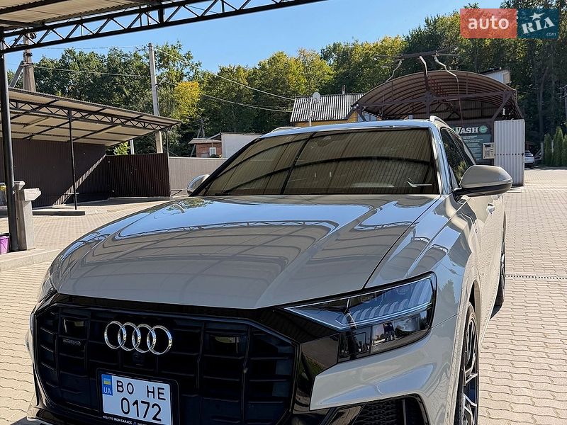 Внедорожник / Кроссовер Audi Q8 2020 в Гусятине