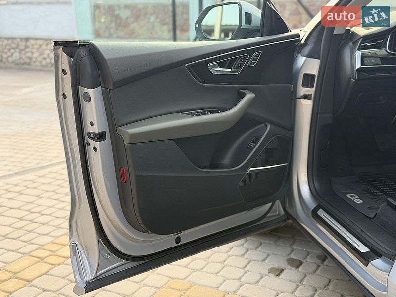 Внедорожник / Кроссовер Audi Q8 2019 в Тернополе