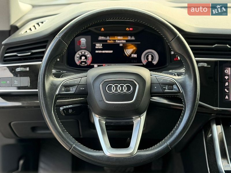 Позашляховик / Кросовер Audi Q8 2019 в Тернополі