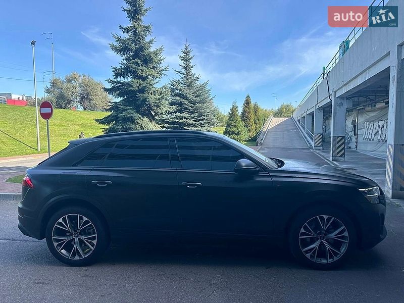Позашляховик / Кросовер Audi Q8 2025 в Києві