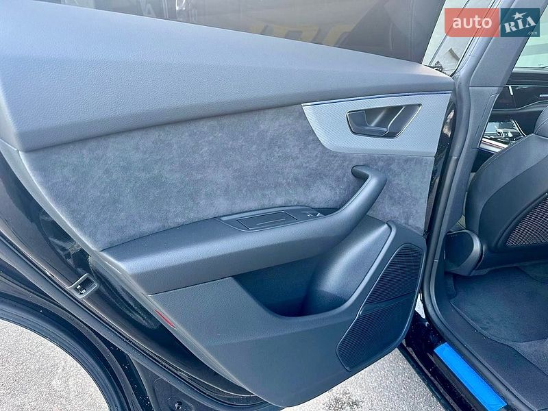 Позашляховик / Кросовер Audi Q8 2025 в Києві