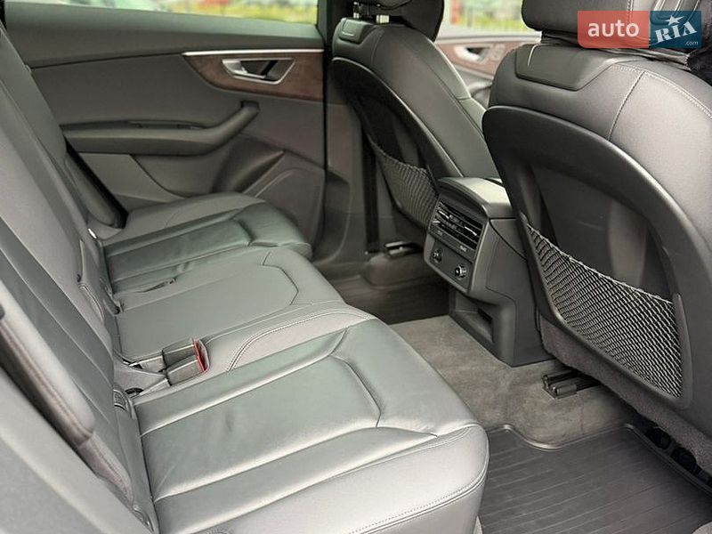 Внедорожник / Кроссовер Audi Q8 2018 в Киеве