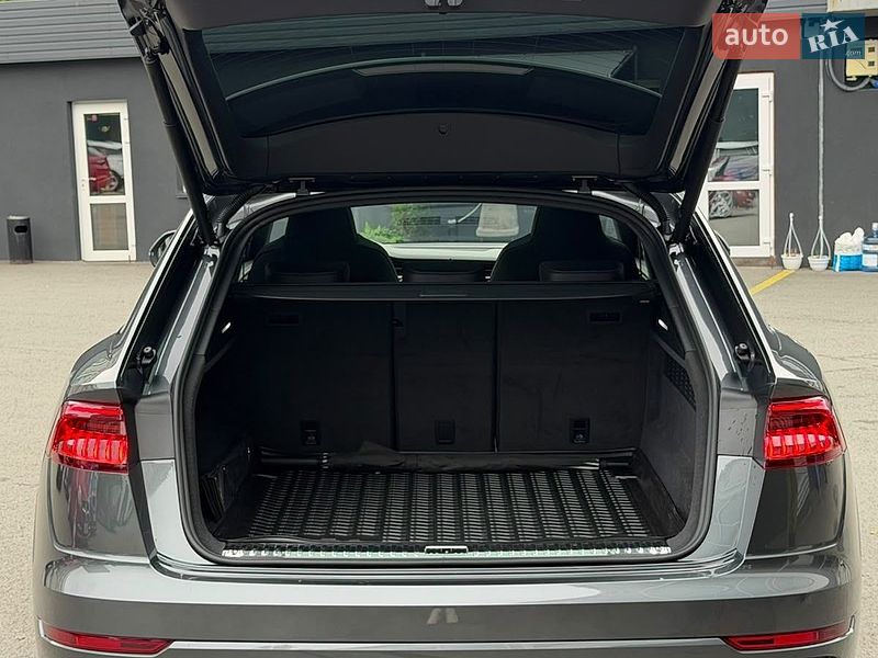 Внедорожник / Кроссовер Audi Q8 2023 в Киеве