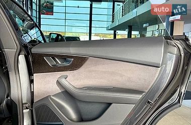 Позашляховик / Кросовер Audi Q8 2023 в Ужгороді