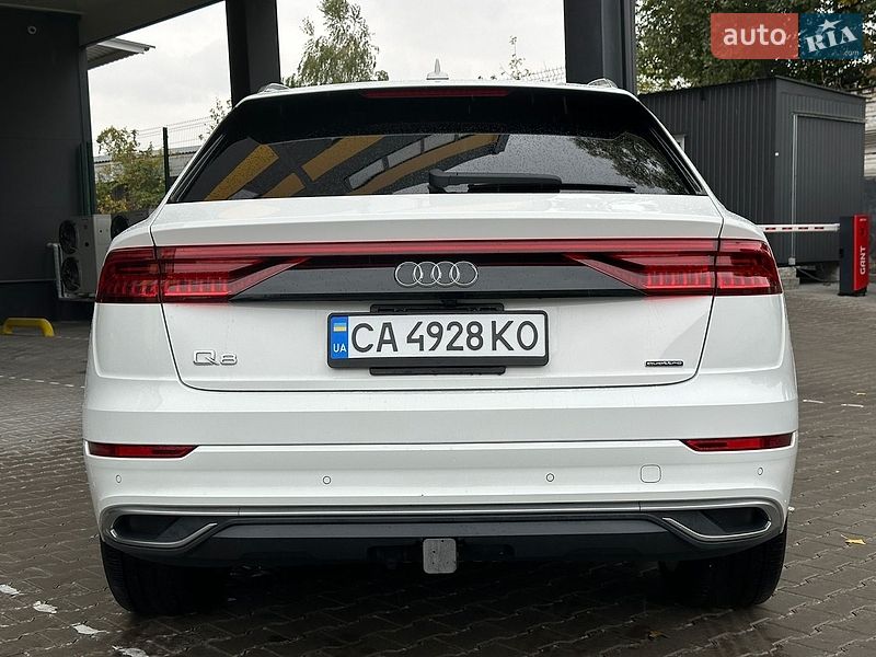Внедорожник / Кроссовер Audi Q8 2021 в Киеве