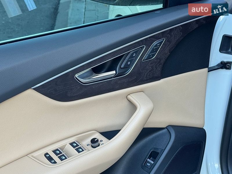Внедорожник / Кроссовер Audi Q8 2021 в Киеве