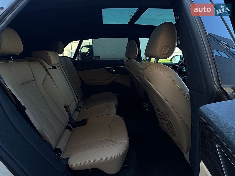 Внедорожник / Кроссовер Audi Q8 2021 в Киеве
