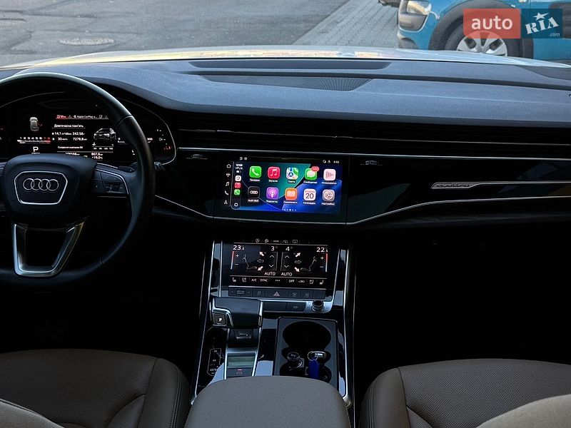 Внедорожник / Кроссовер Audi Q8 2021 в Киеве
