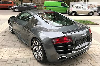 Купе Audi R8 2010 в 