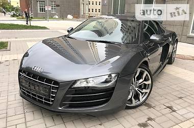 Купе Audi R8 2010 в 