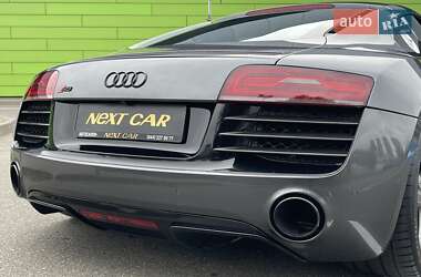 Купе Audi R8 2013 в  фото 15 Купе Audi R8 2013 в