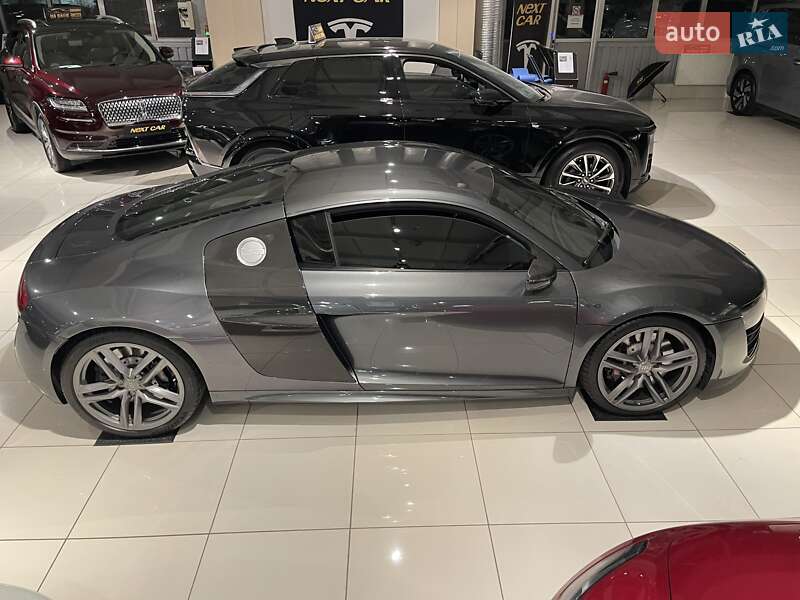 Купе Audi R8 2013 в Киеве