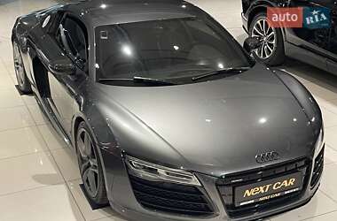 Купе Audi R8 2013 в  фото 54 Купе Audi R8 2013 в