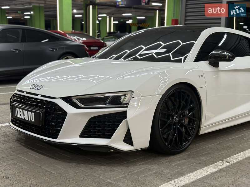 Родстер Audi R8 2017 в Києві фото 2 Родстер Audi R8 2017 в Києві