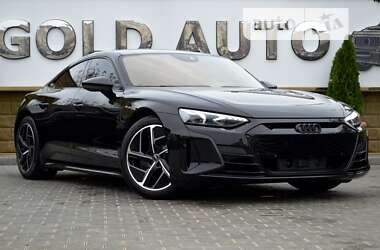 Купе Audi RS e-tron GT 2021 в 