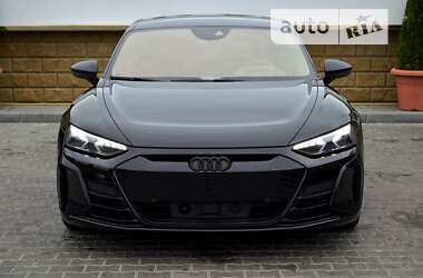 Купе Audi RS e-tron GT 2021 в 