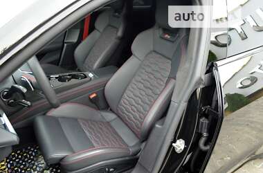 Купе Audi RS e-tron GT 2021 в 