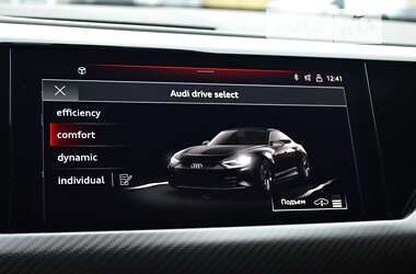 Купе Audi RS e-tron GT 2021 в 