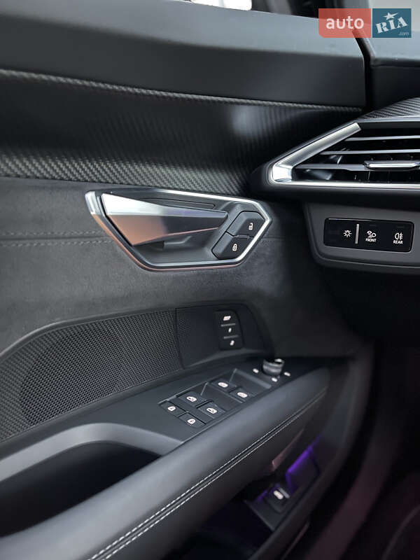 Купе Audi RS e-tron GT 2021 в Одесі