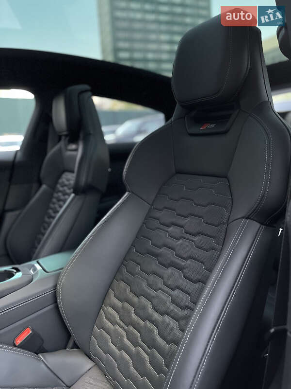 Купе Audi RS e-tron GT 2021 в Одесі