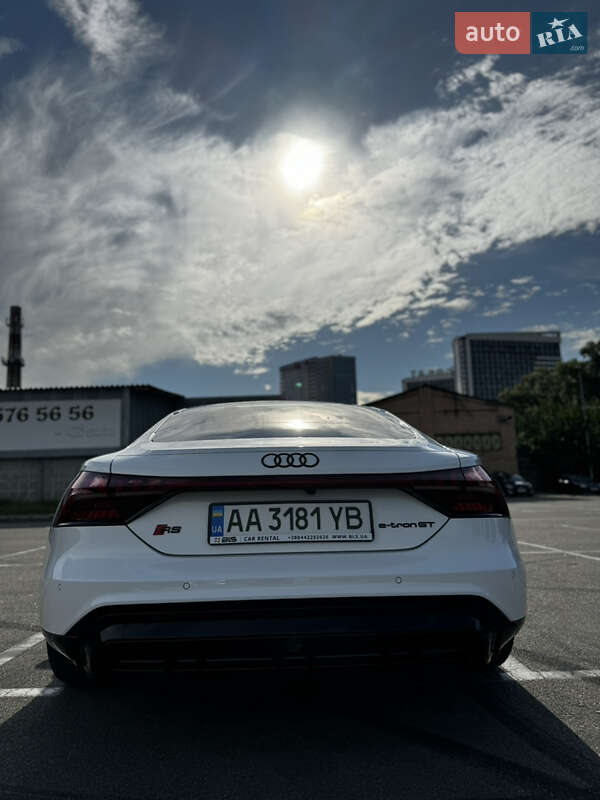 Купе Audi RS e-tron GT 2023 в Киеве
