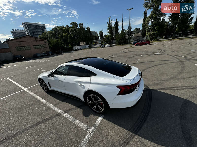 Купе Audi RS e-tron GT 2023 в Киеве