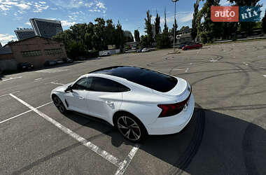 Купе Audi RS e-tron GT 2023 в 