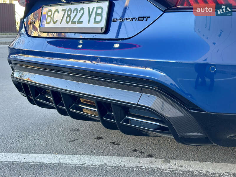 Купе Audi RS e-tron GT 2021 в Львові