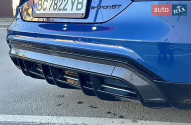 Купе Audi RS e-tron GT 2021 в 