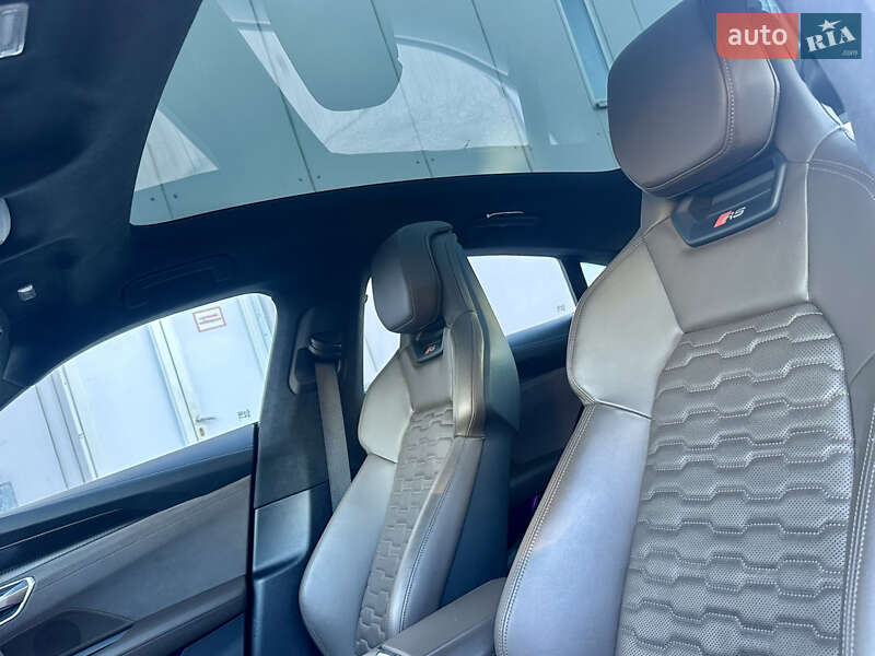 Купе Audi RS e-tron GT 2021 в Львові