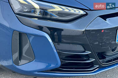 Купе Audi RS e-tron GT 2021 в 