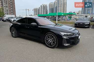 Купе Audi RS e-tron GT 2021 в 