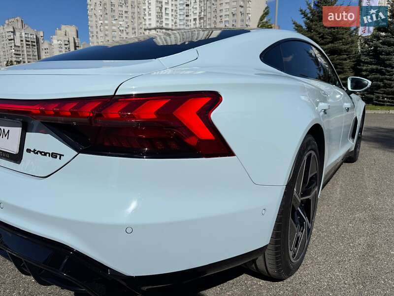 Купе Audi RS e-tron GT 2023 в Києві