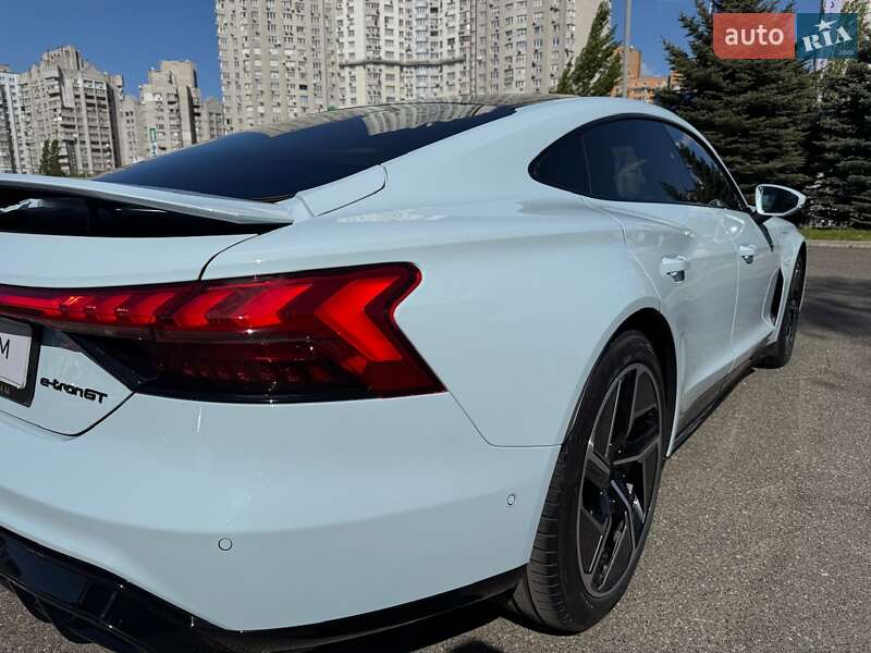 Купе Audi RS e-tron GT 2023 в Києві