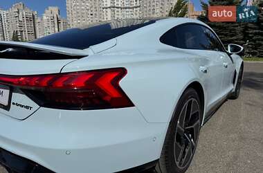 Купе Audi RS e-tron GT 2023 в 