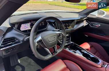Купе Audi RS e-tron GT 2023 в 