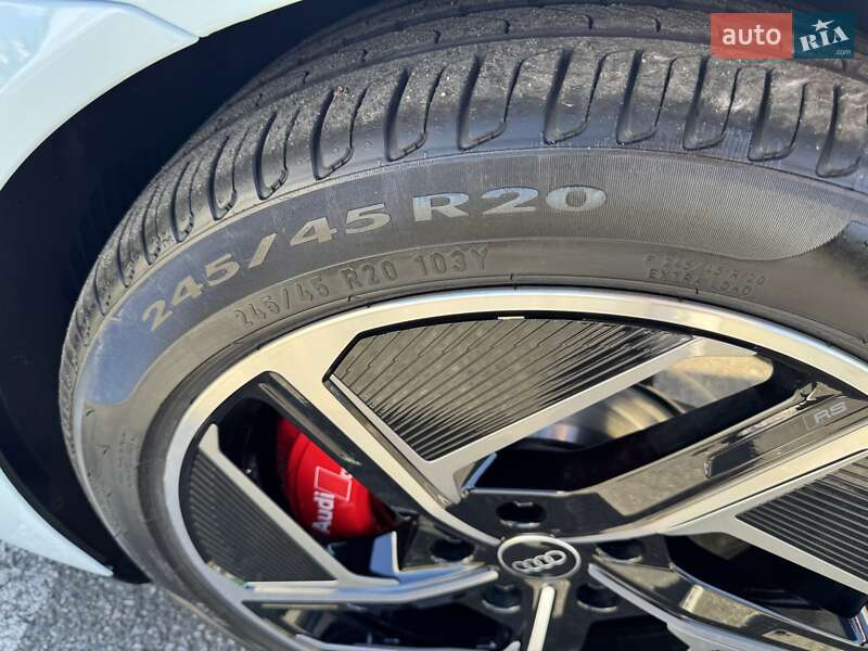 Купе Audi RS e-tron GT 2023 в Києві