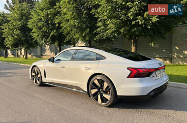 Купе Audi RS e-tron GT 2022 в 