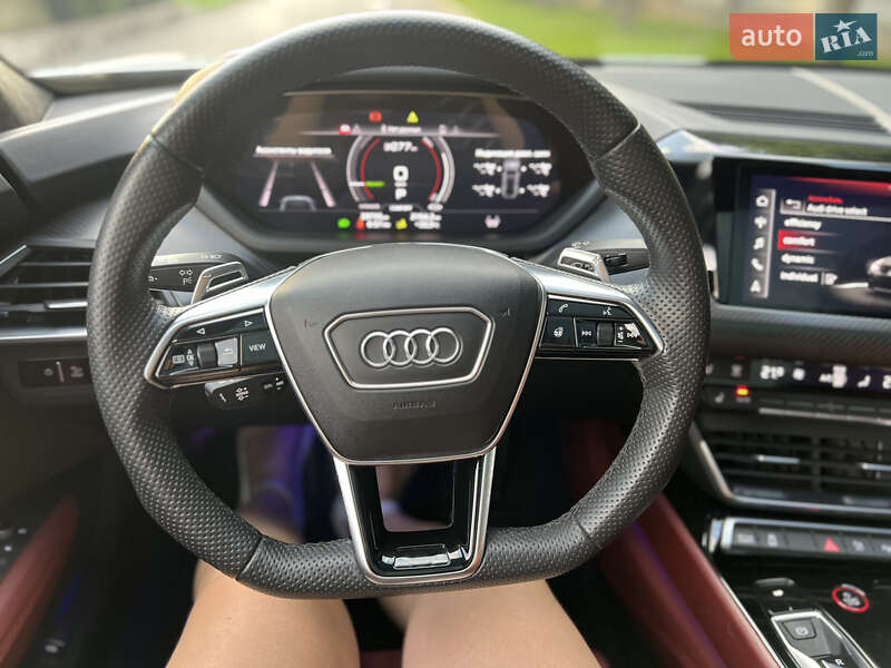 Купе Audi RS e-tron GT 2022 в Дніпрі